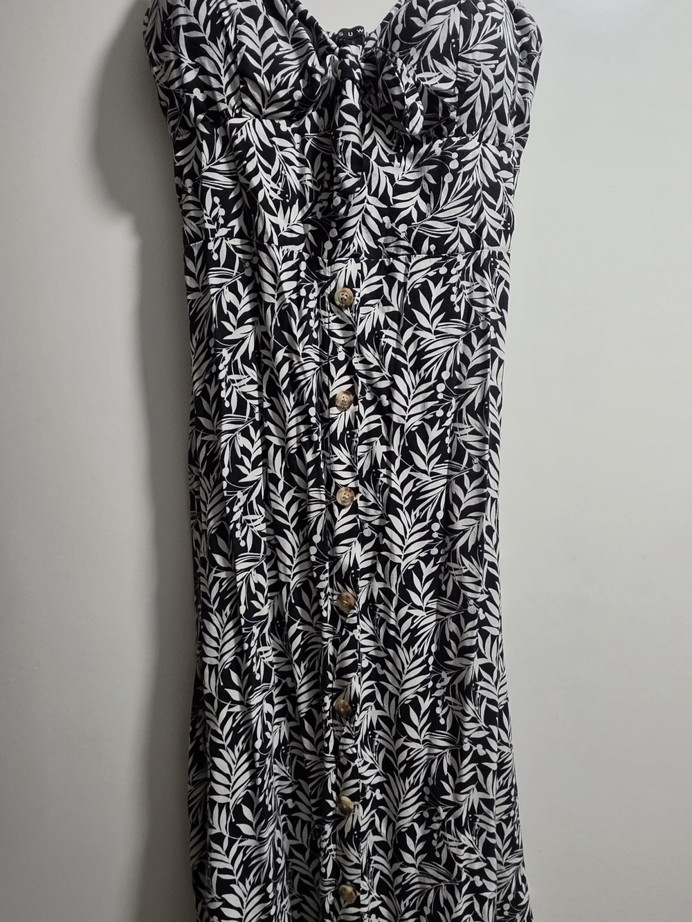 Women’s Black and White Leaf Print Button-Front Skirt